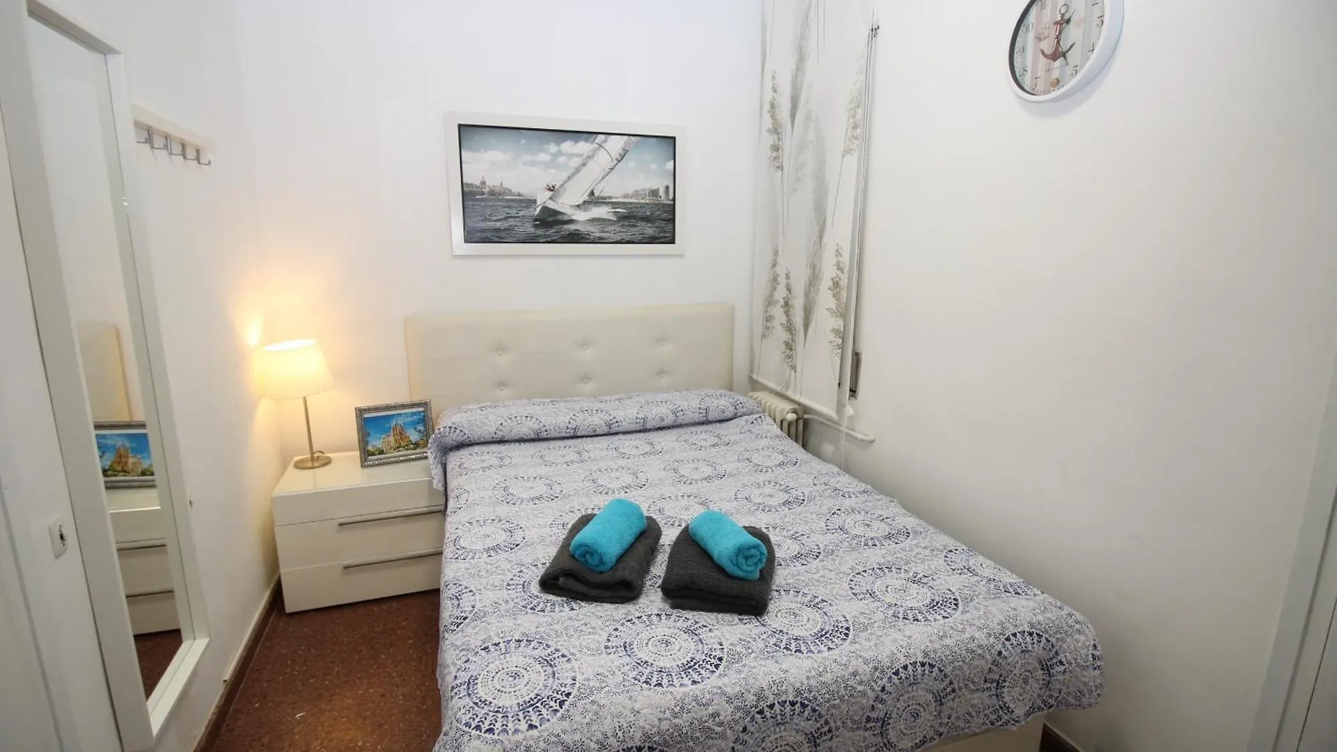 Habitaciones Viladomat Barcelona Bed & Breakfast