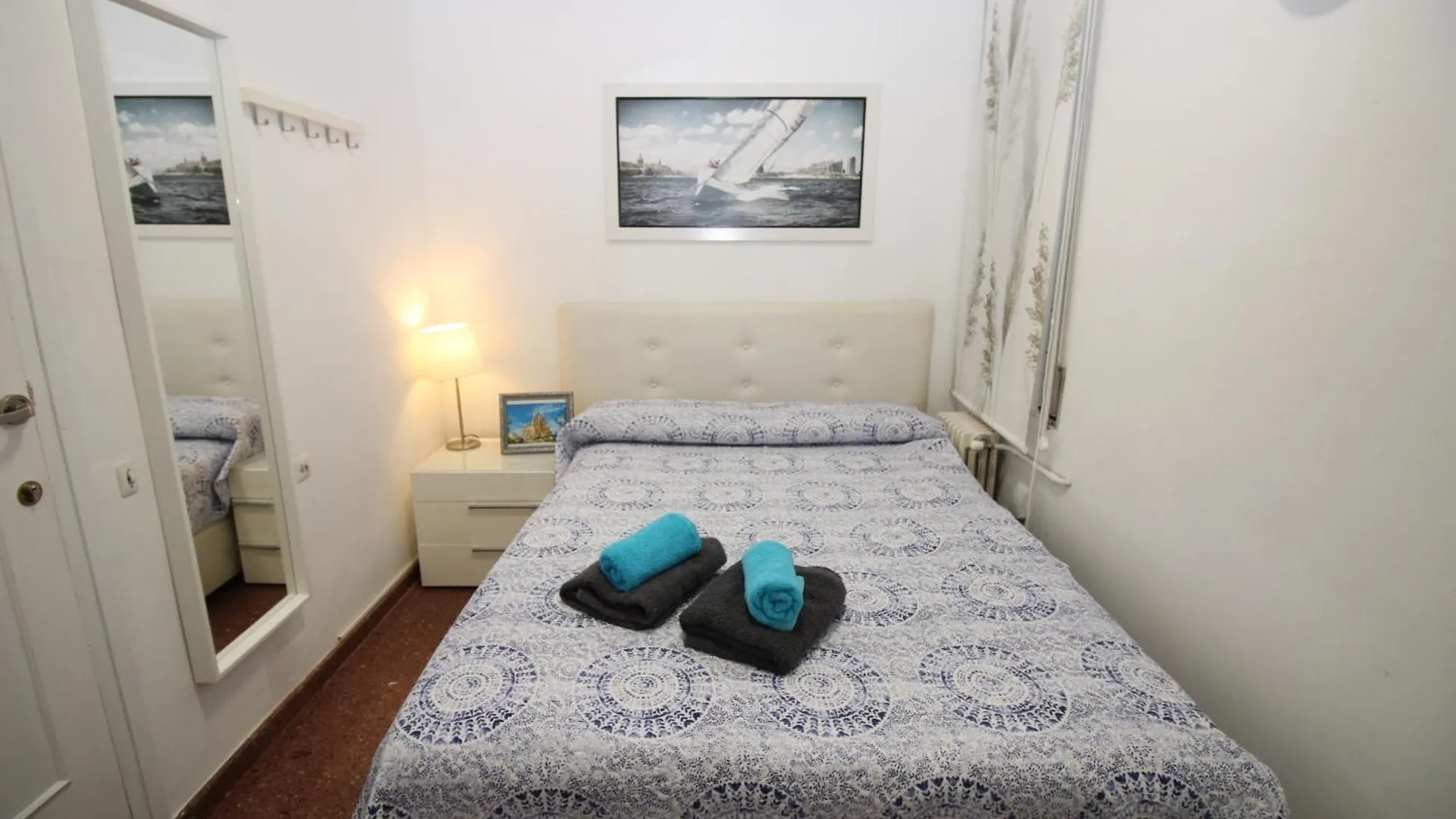 Habitaciones Viladomat Barcelona Bed & Breakfast